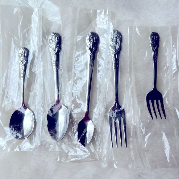 1994 Oneida Humpty Dumpty 5 Piece Child Flatware set, Made in USA NEW in pkg - Picture 1 of 13